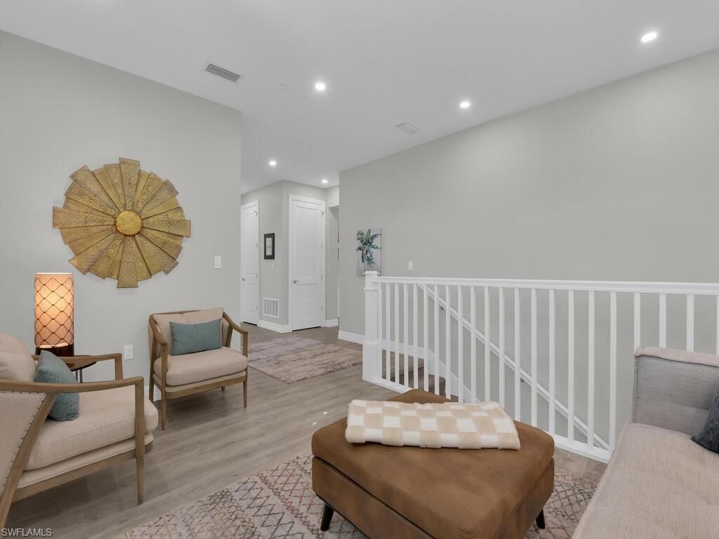 233 Indies Dr E, Unit 201, Naples, FL 34114 Photo