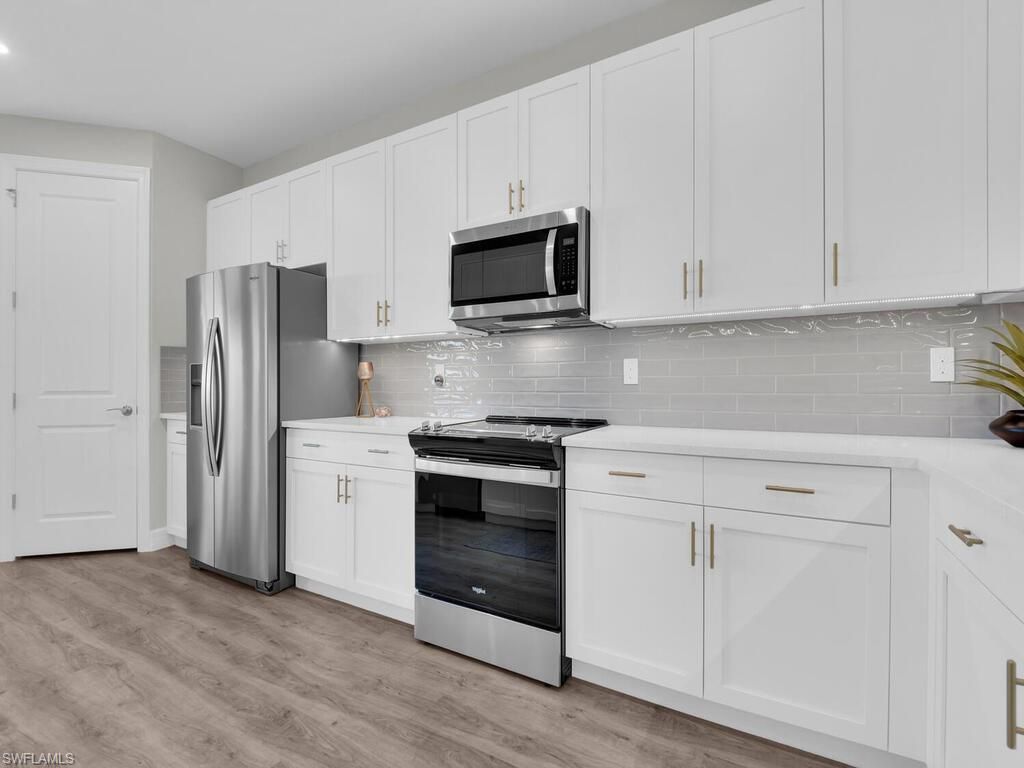 233 Indies Dr E, Unit 201, Naples, FL 34114 Photo