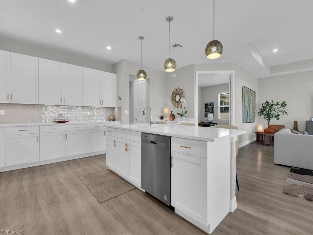 233 Indies Dr E, Unit 201, Naples, FL 34114 Photo