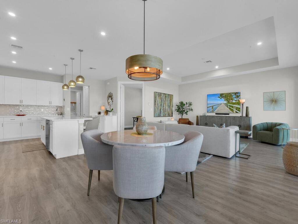 233 Indies Dr E, Unit 201, Naples, FL 34114 Photo