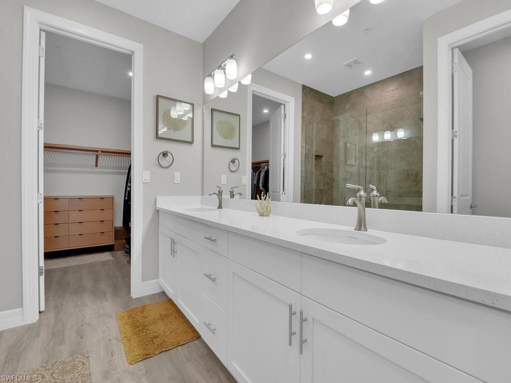 233 Indies Dr E, Unit 201, Naples, FL 34114 Photo