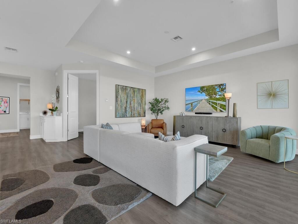 233 Indies Dr E, Unit 201, Naples, FL 34114 Photo