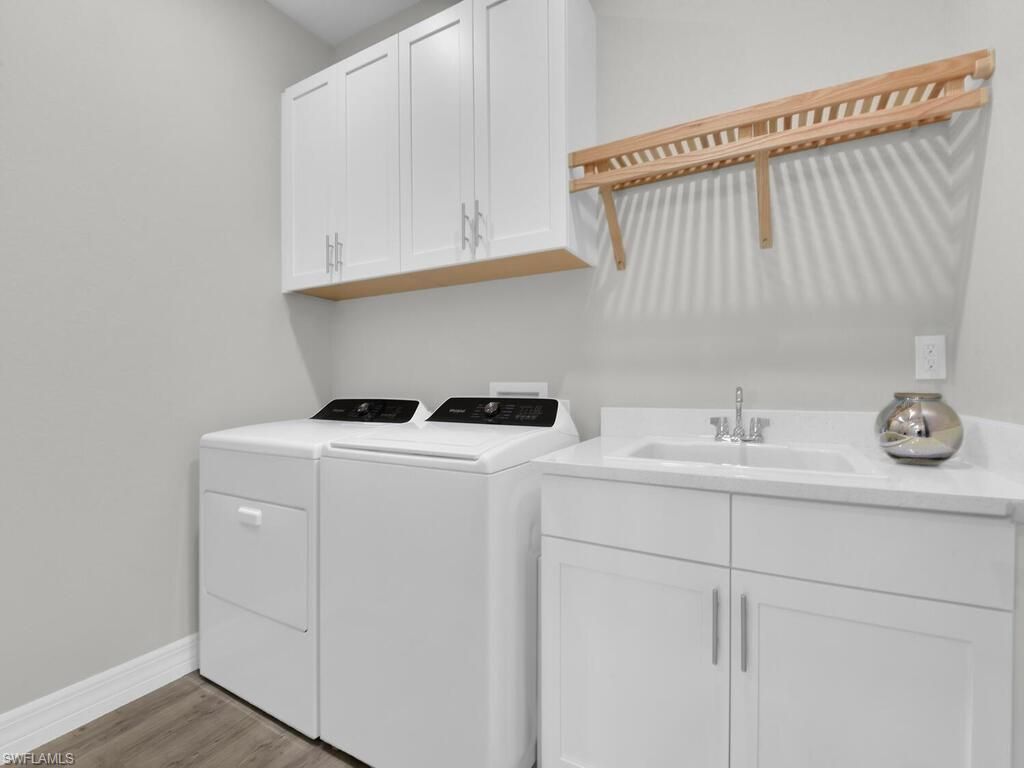 233 Indies Dr E, Unit 201, Naples, FL 34114 Photo
