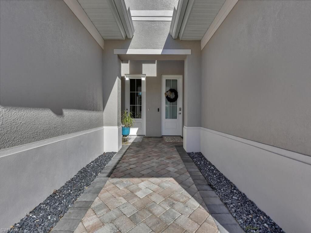 233 Indies Dr E, Unit 201, Naples, FL 34114 Photo