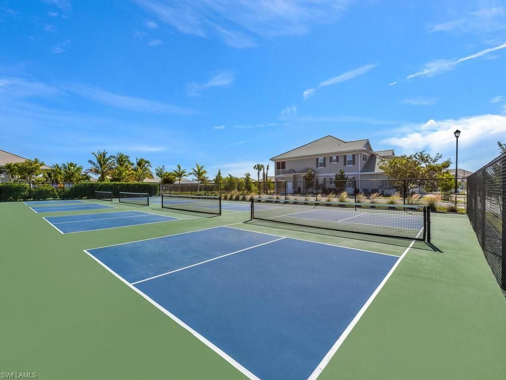 233 Indies Dr E, Unit 201, Naples, FL 34114 Photo