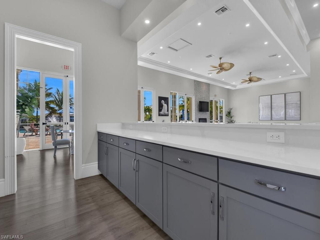 233 Indies Dr E, Unit 201, Naples, FL 34114 Photo