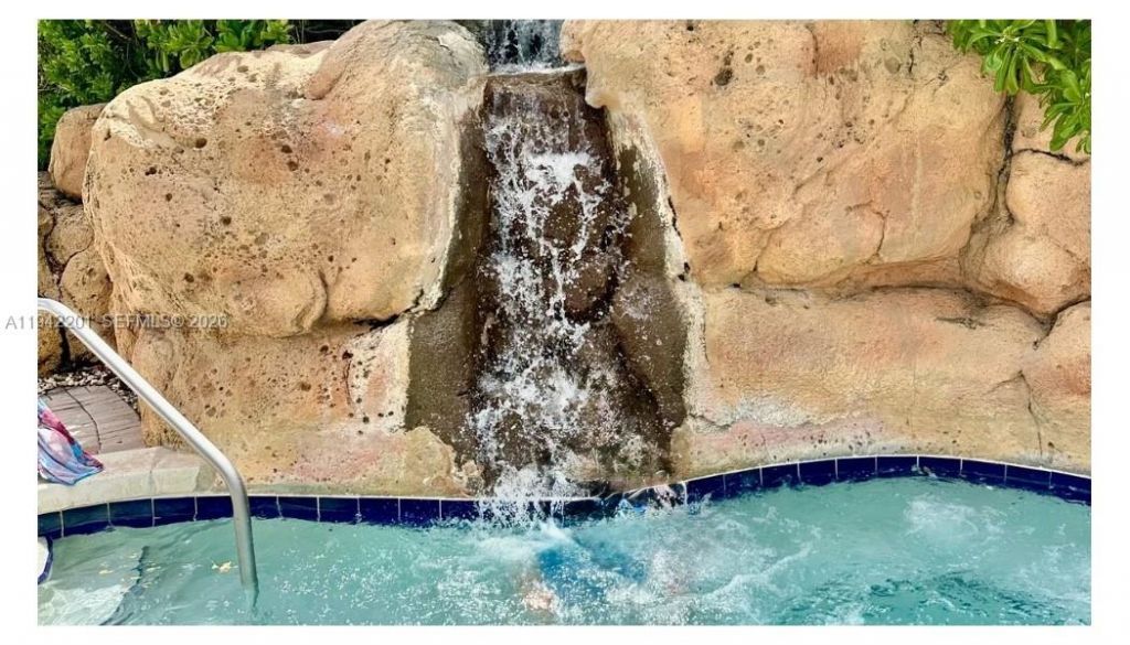 6301 NW 109th Ave, Doral, FL 33178 Photo