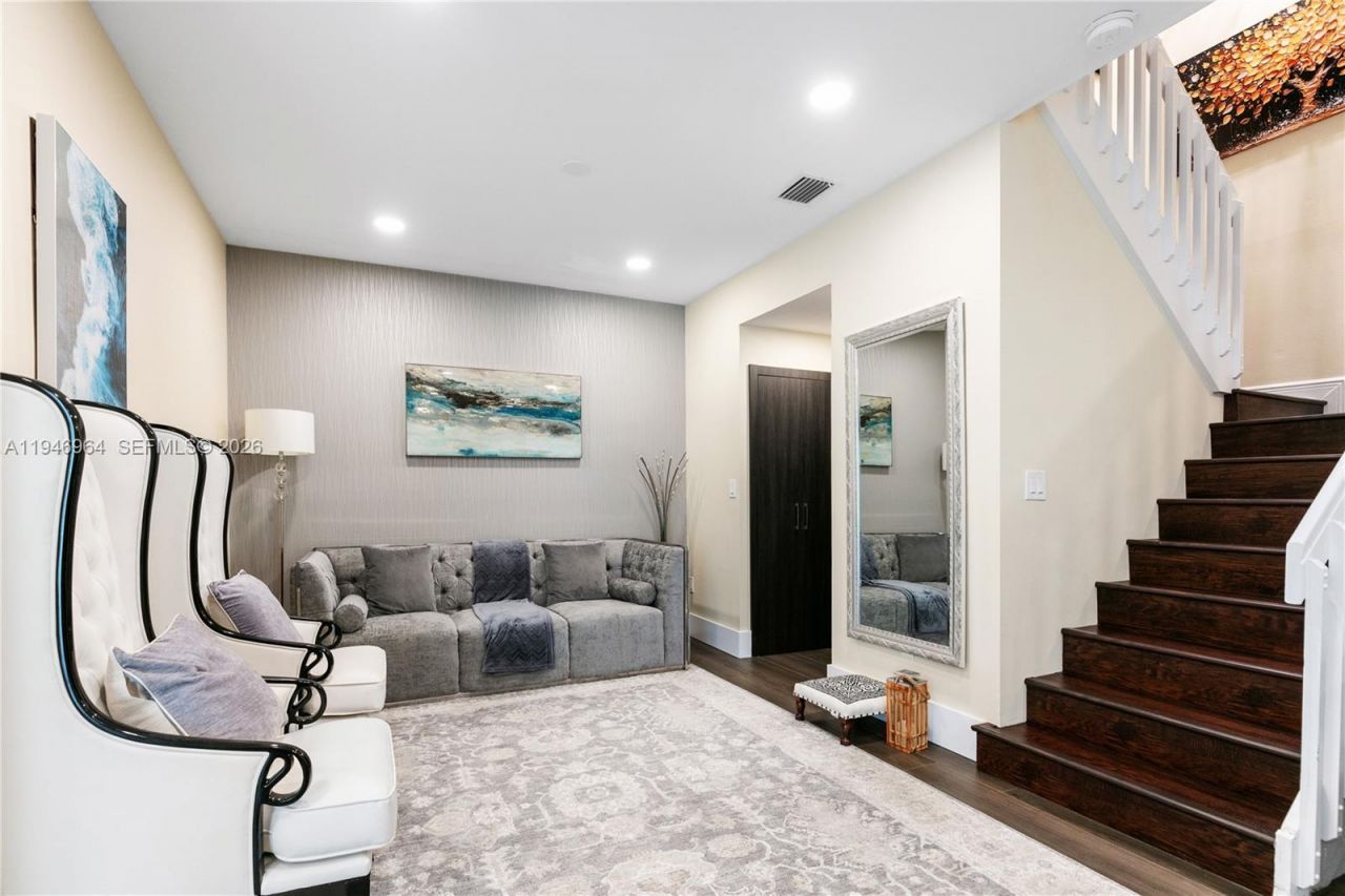 1564 Yellowheart Way , Unit 1564, Hollywood, FL 33019 Photo