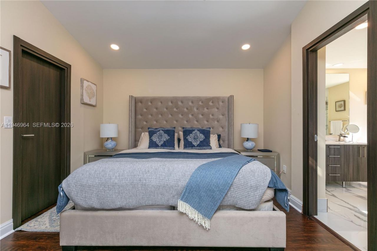 1564 Yellowheart Way , Unit 1564, Hollywood, FL 33019 Photo