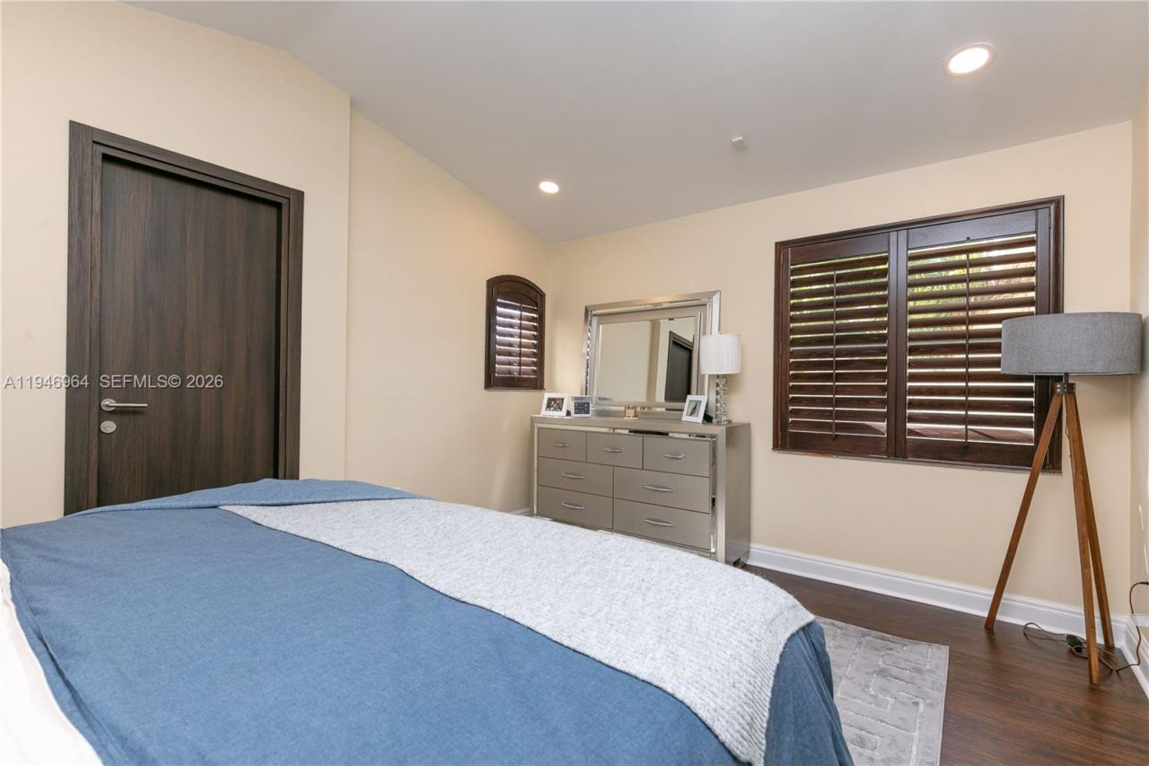 1564 Yellowheart Way , Unit 1564, Hollywood, FL 33019 Photo