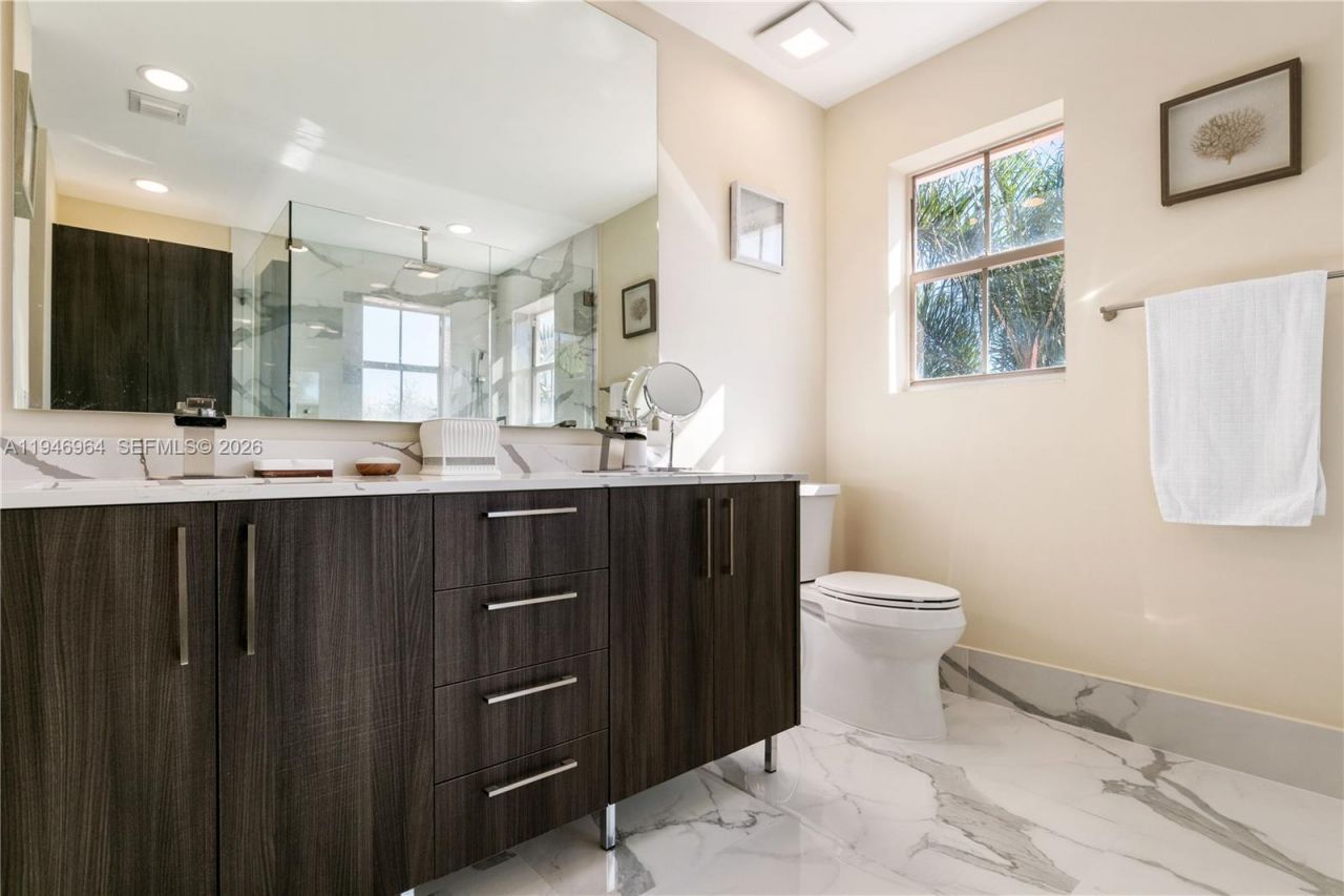 1564 Yellowheart Way , Unit 1564, Hollywood, FL 33019 Photo