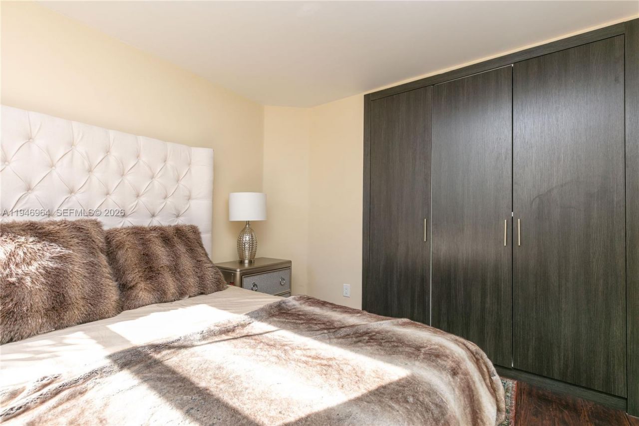 1564 Yellowheart Way , Unit 1564, Hollywood, FL 33019 Photo