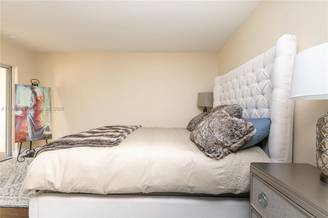 1564 Yellowheart Way , Unit 1564, Hollywood, FL 33019 Photo