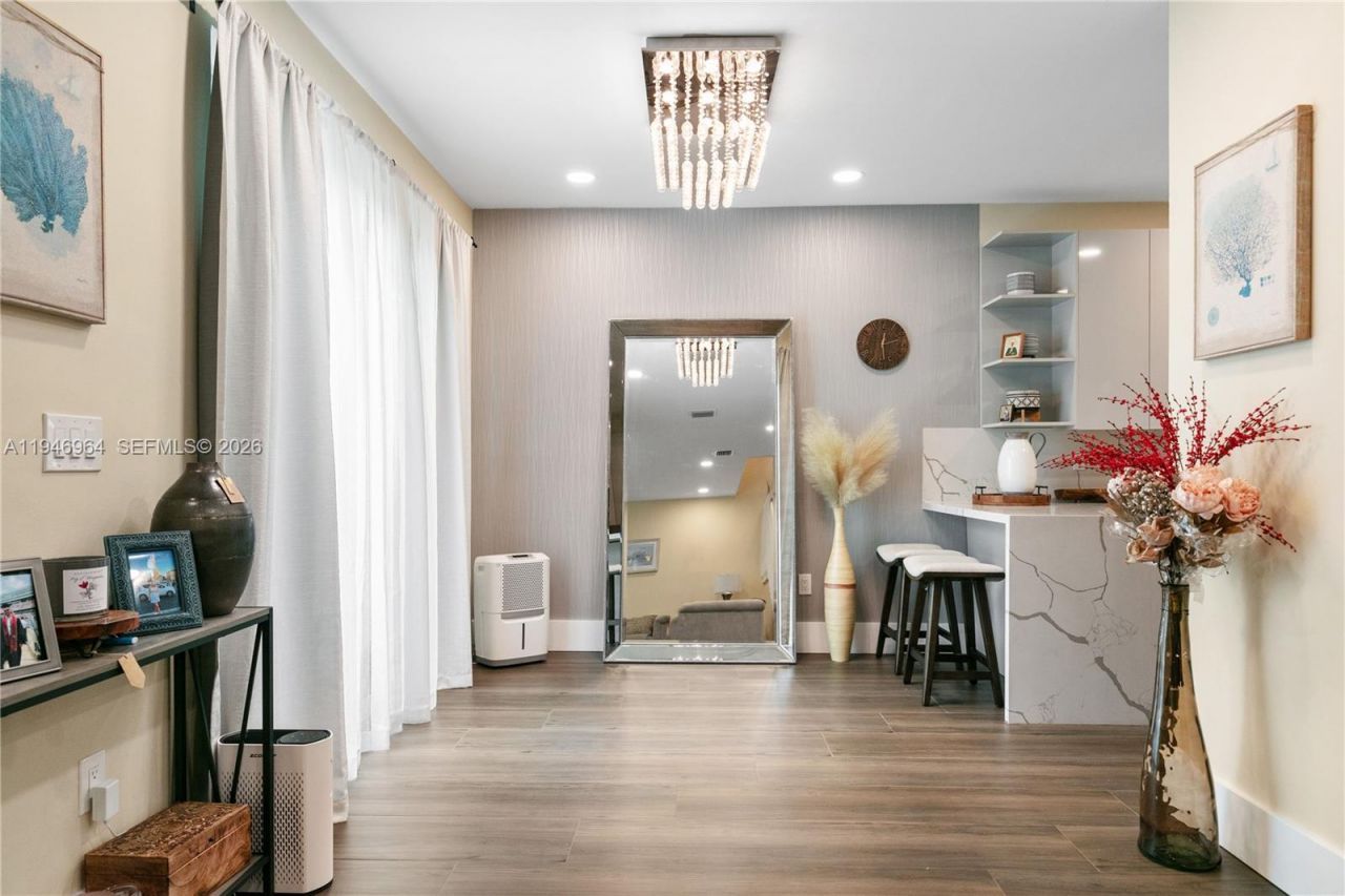 1564 Yellowheart Way , Unit 1564, Hollywood, FL 33019 Photo