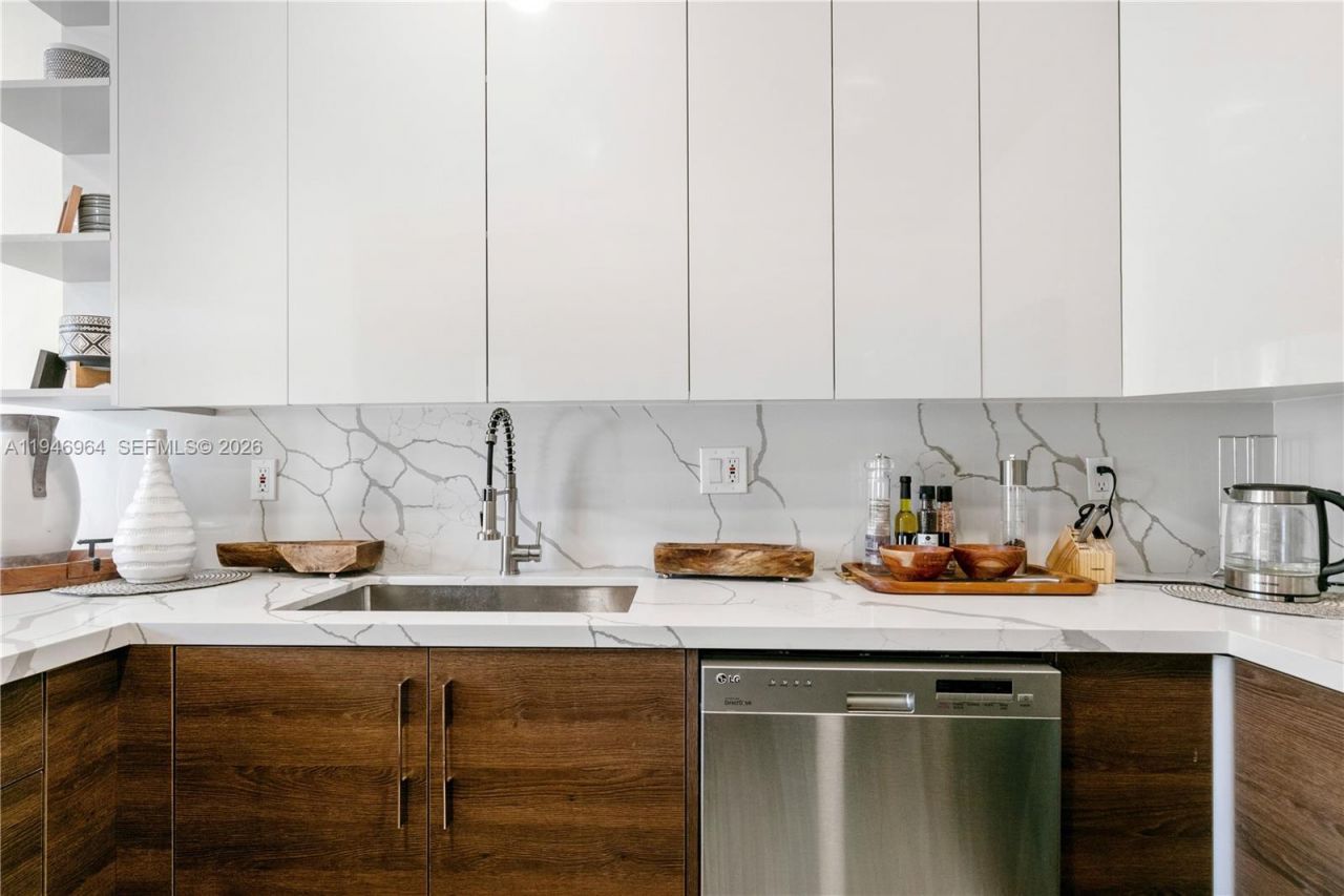 1564 Yellowheart Way , Unit 1564, Hollywood, FL 33019 Photo