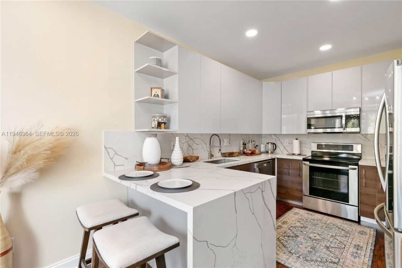 1564 Yellowheart Way , Unit 1564, Hollywood, FL 33019 Photo