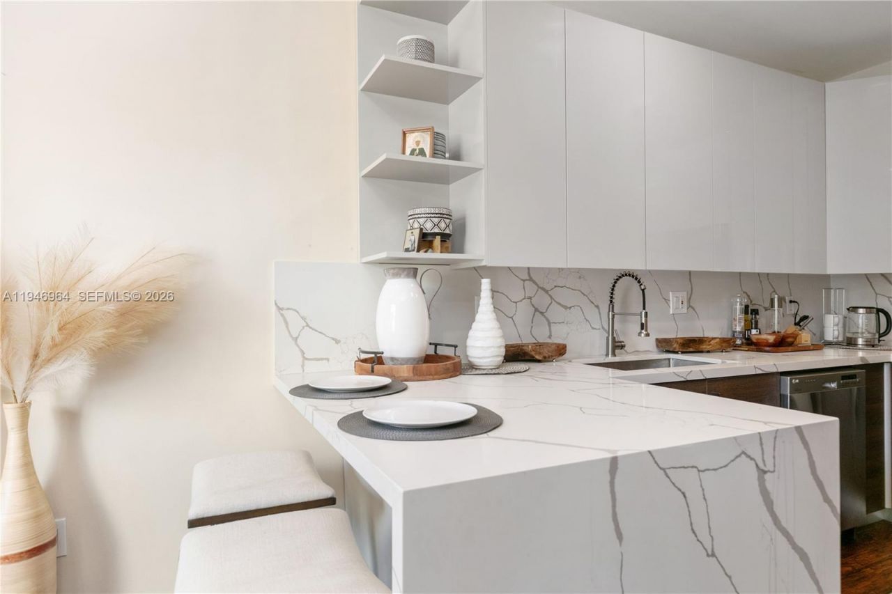 1564 Yellowheart Way , Unit 1564, Hollywood, FL 33019 Photo