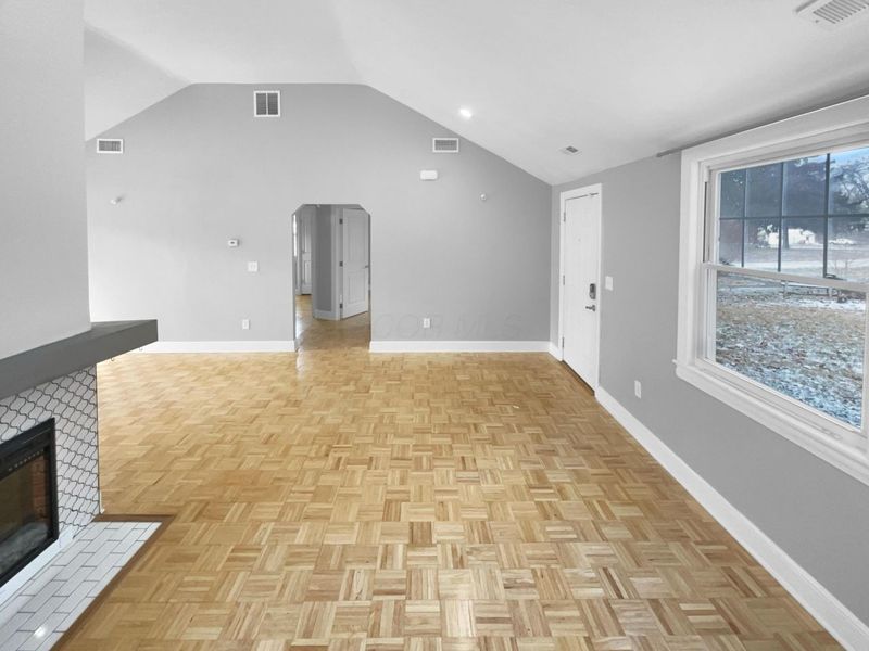 281 E Selby Boulevard, Columbus, OH 43085 Photo 6