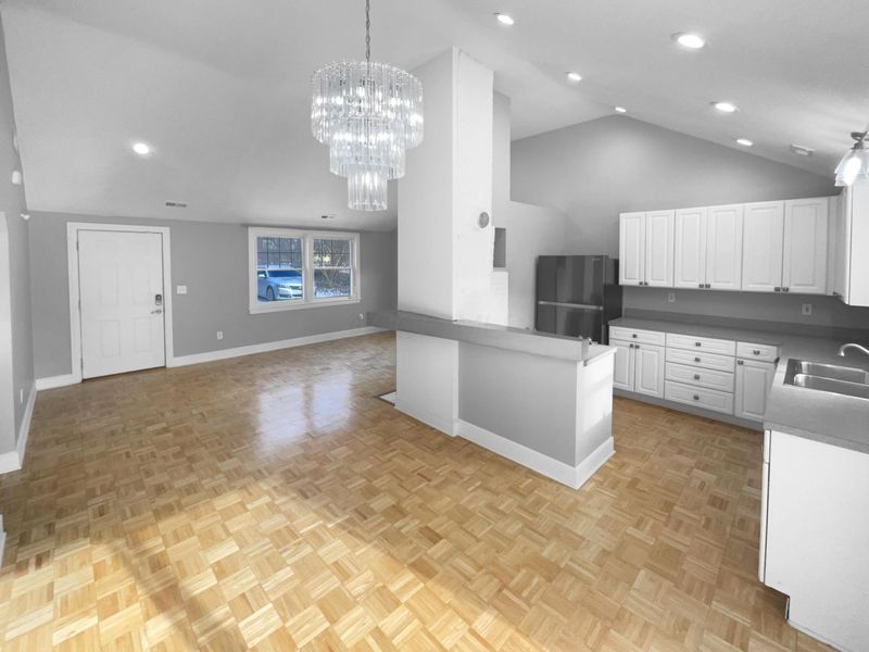 281 E Selby Boulevard, Columbus, OH 43085 Photo 7