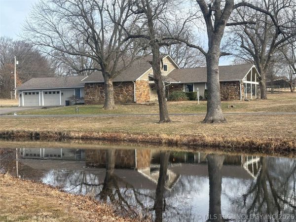 1065 Deer Creek, Pryor, OK 74361