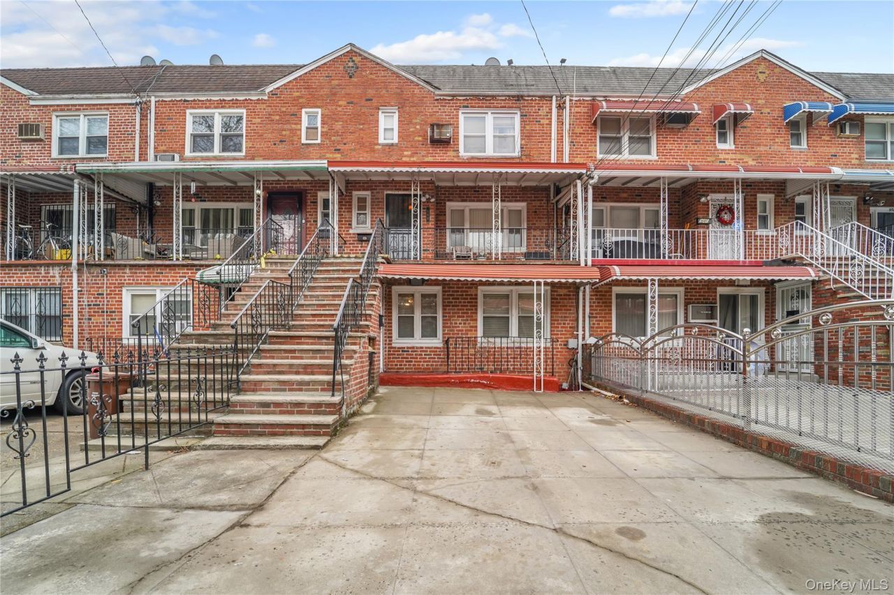 944 E 106th Street, Brooklyn, NY 11236 Main Photo