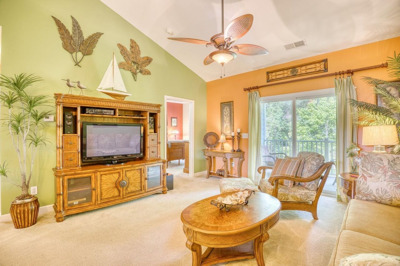 6253 Catalina Dr. Photo 10