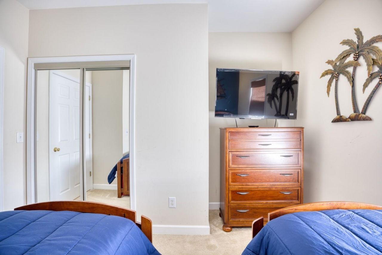 6253 Catalina Dr. Photo 22