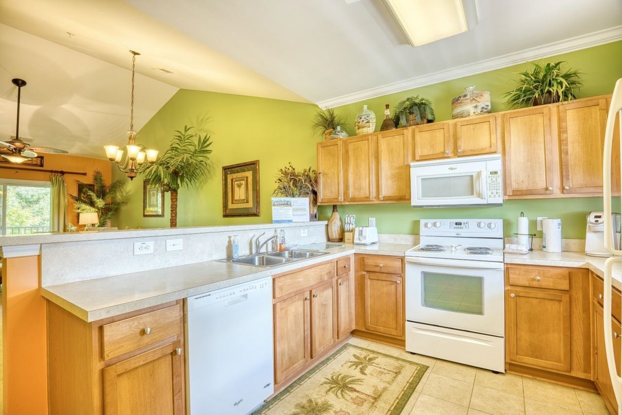 6253 Catalina Dr. Photo 5