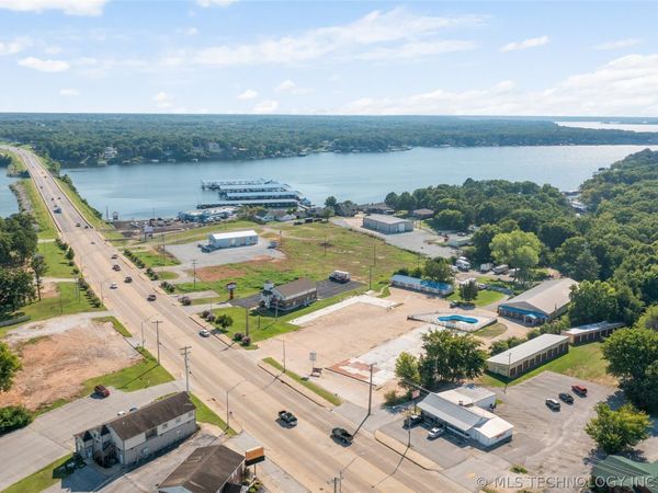 S Main Street, Grove, OK 74344