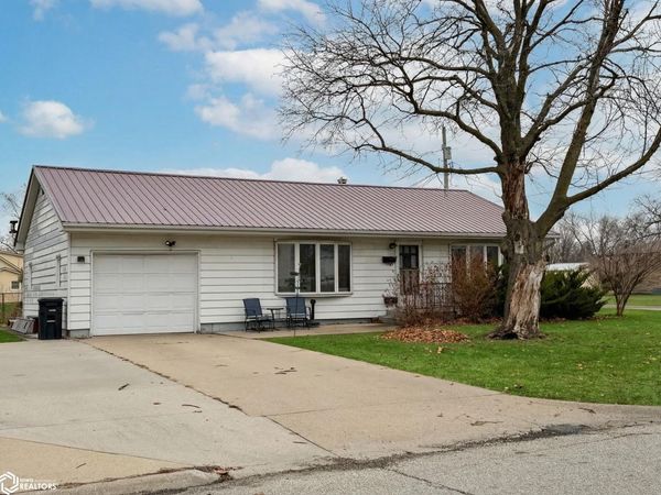 1009 E Monroe Street, Mount Pleasant, IA 52641