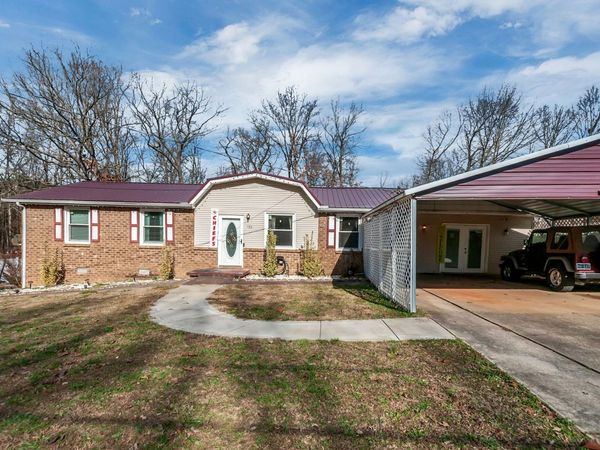 155 Ravenwood Cir , Dickson, TN 37055