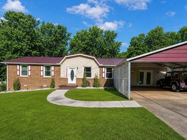 155 Ravenwood Cir, Dickson, TN 37055
