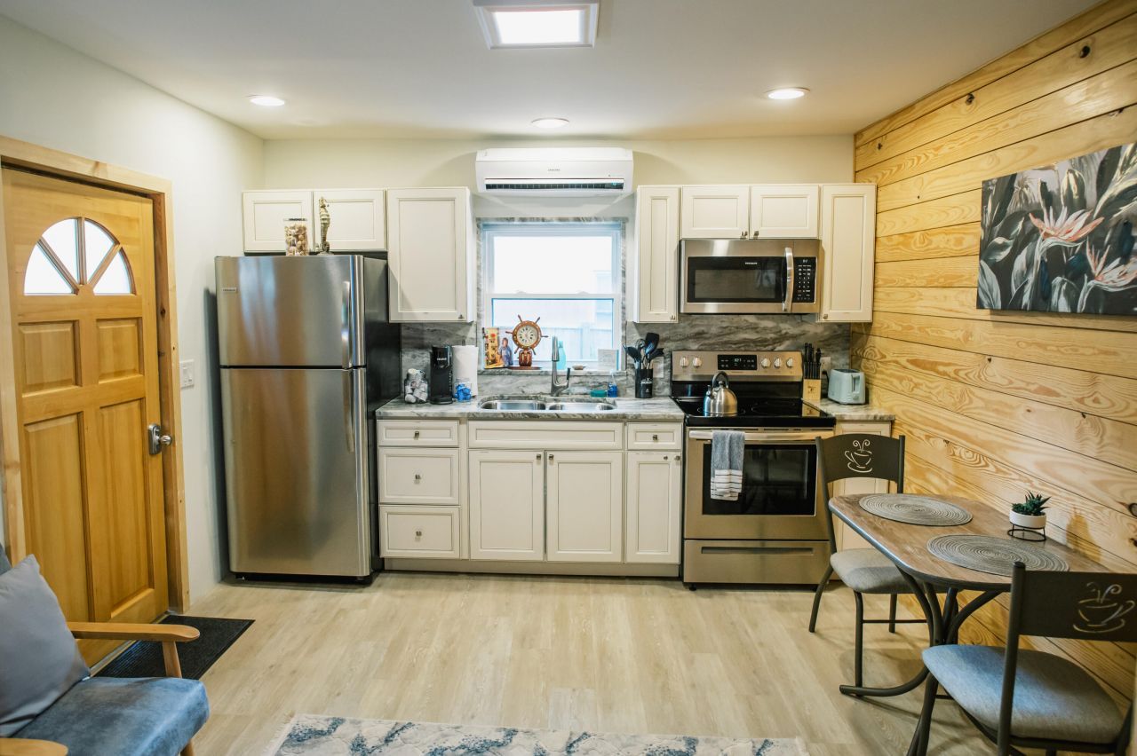 1221 Sumner Avenue Photo 4