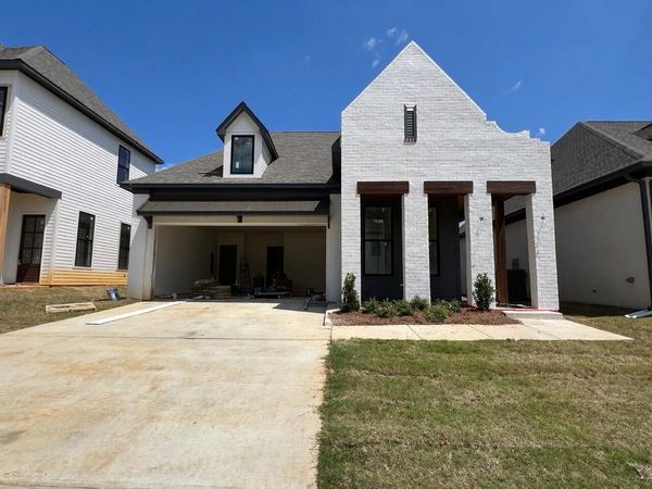 22 Fieldgate Dr, Starkville, MS 39759