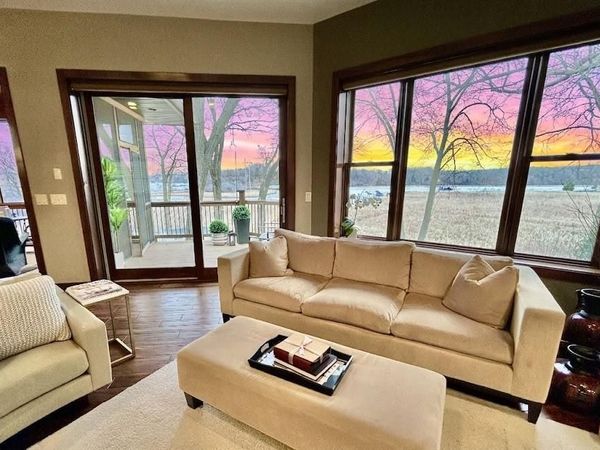 19900 Cottagewood Road, Deephaven, MN 55331