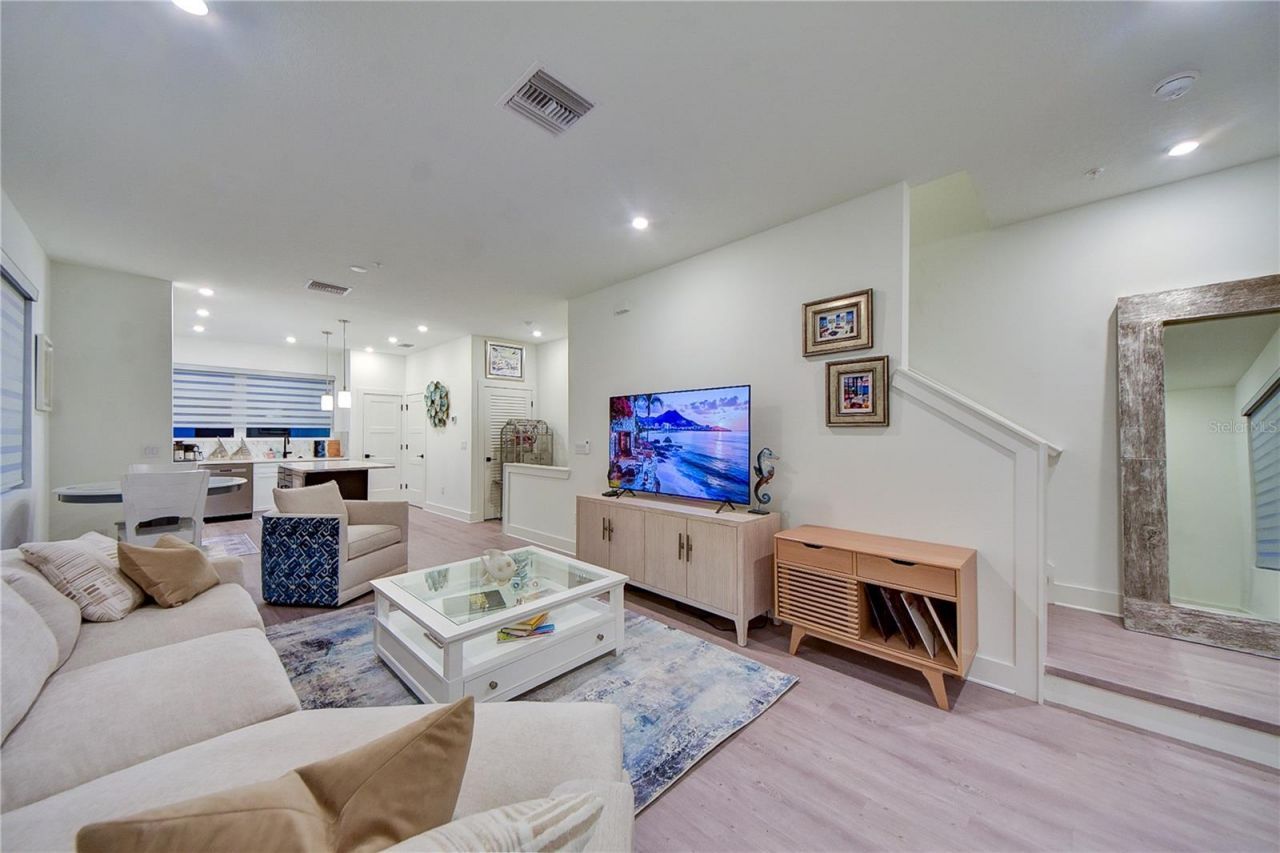 323 15th Street N, Saint Petersburg, FL 33705 Photo