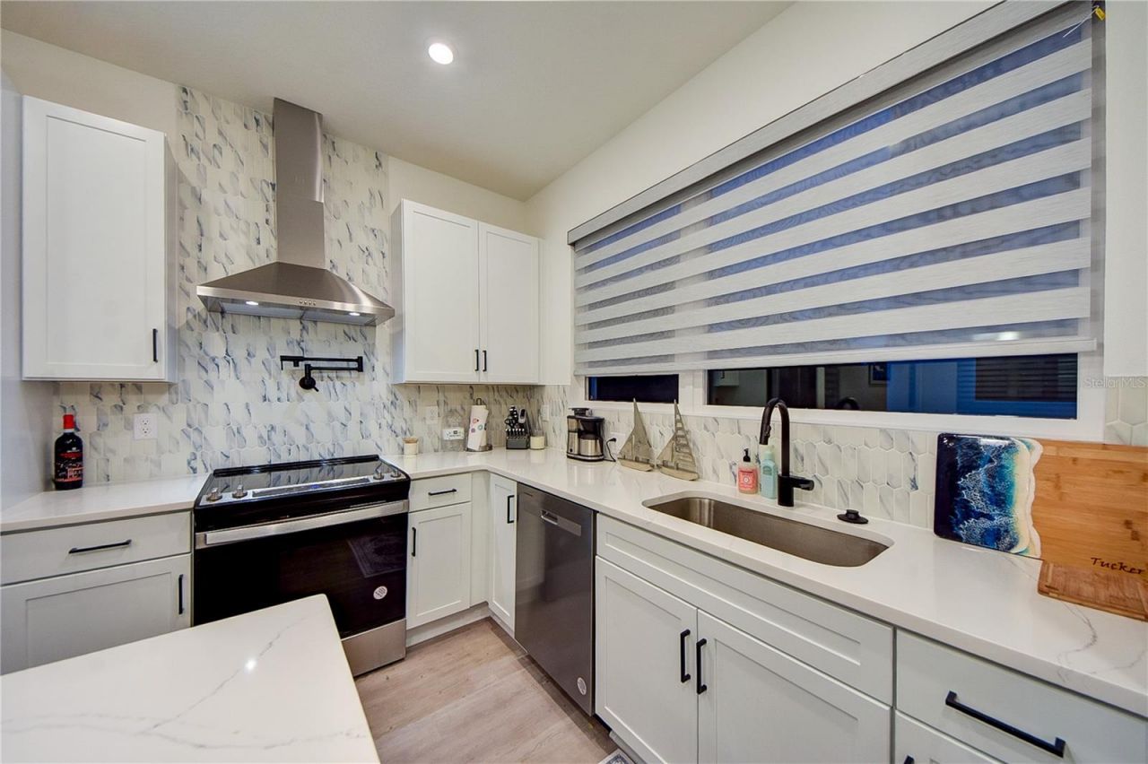 323 15th Street N, Saint Petersburg, FL 33705 Photo