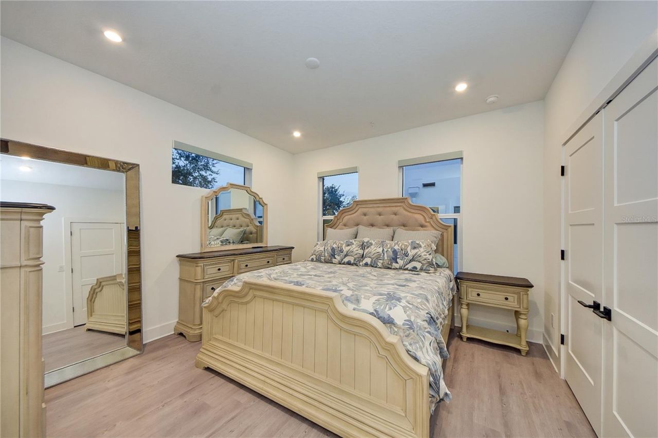 323 15th Street N, Saint Petersburg, FL 33705 Photo