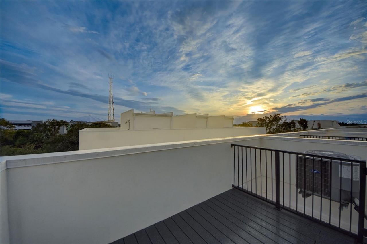 323 15th Street N, Saint Petersburg, FL 33705 Photo