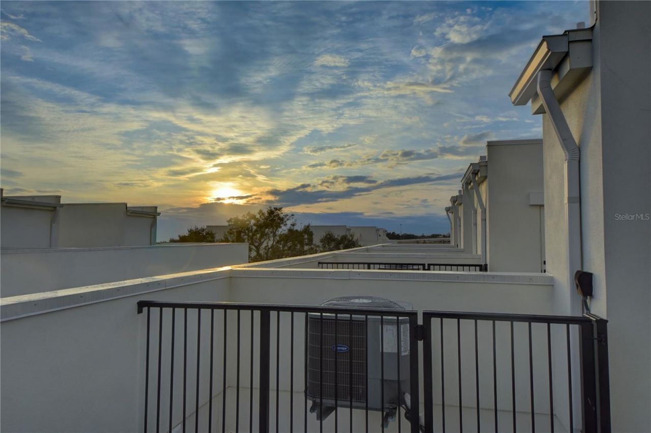 323 15th Street N, Saint Petersburg, FL 33705 Photo