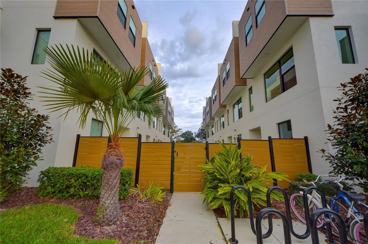 323 15th Street N, Saint Petersburg, FL 33705 Photo