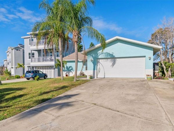 216 176TH AVENUE E, REDINGTON SHORES, FL 33708