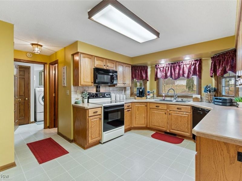 233 Tanglewood Drive, Dalton, OH 44618 Photo 9