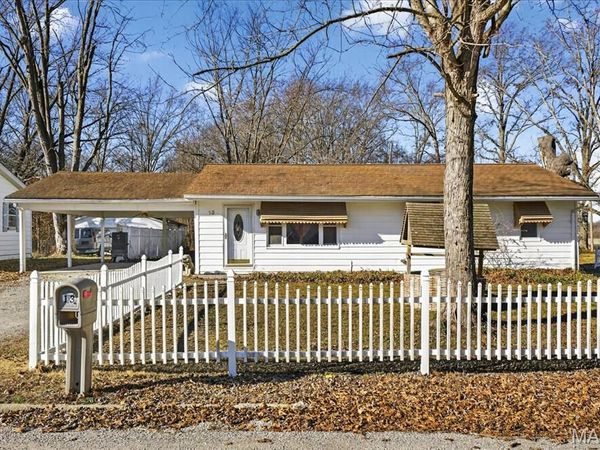 13 Sandridge Drive, New Athens, IL 62264