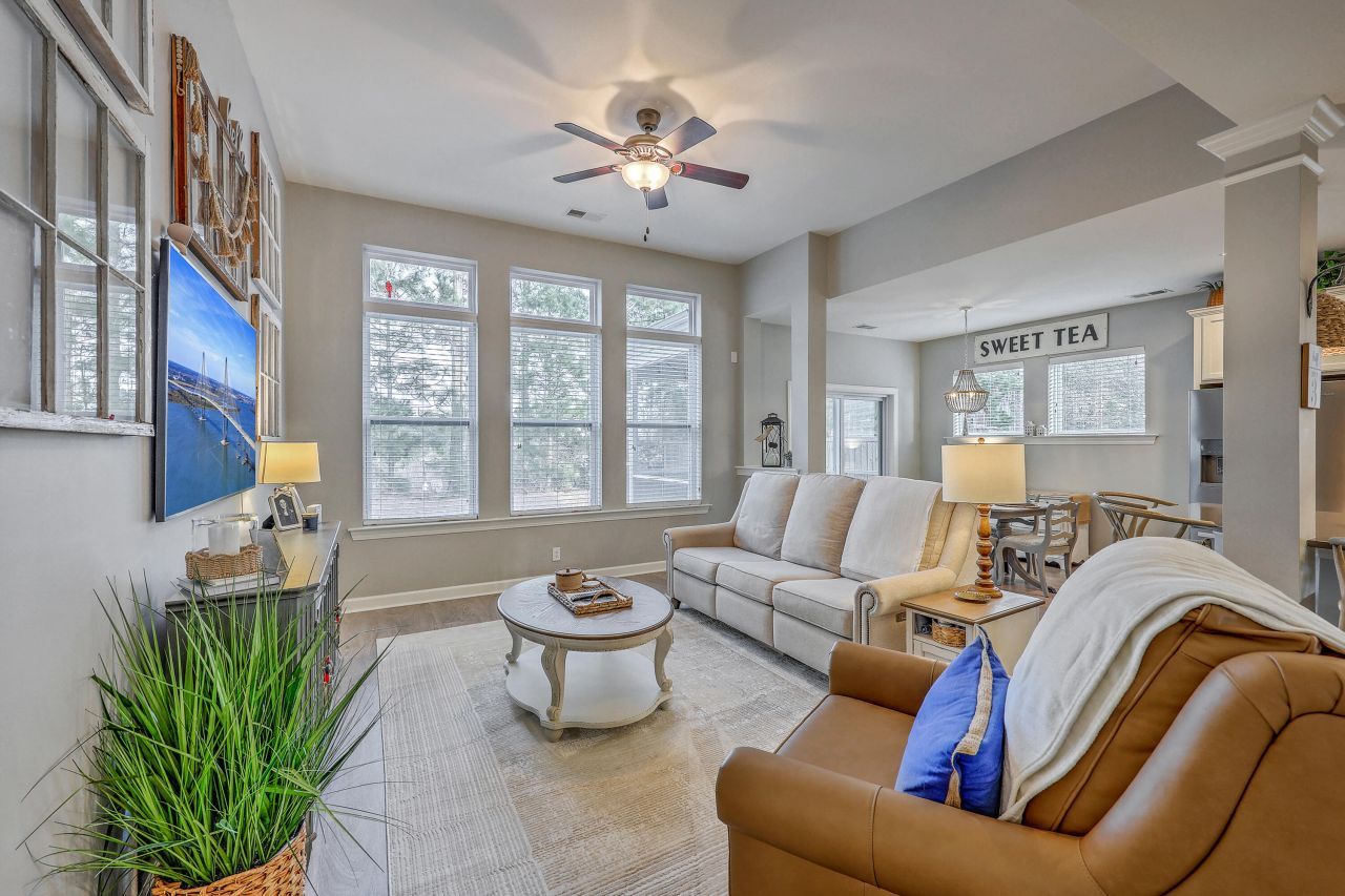 7415 Mercedes Way Photo 10