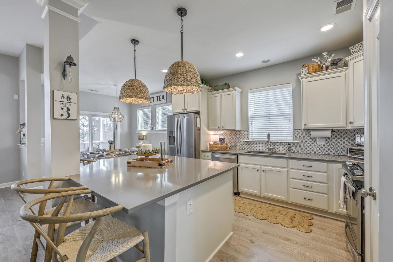 7415 Mercedes Way Photo 11