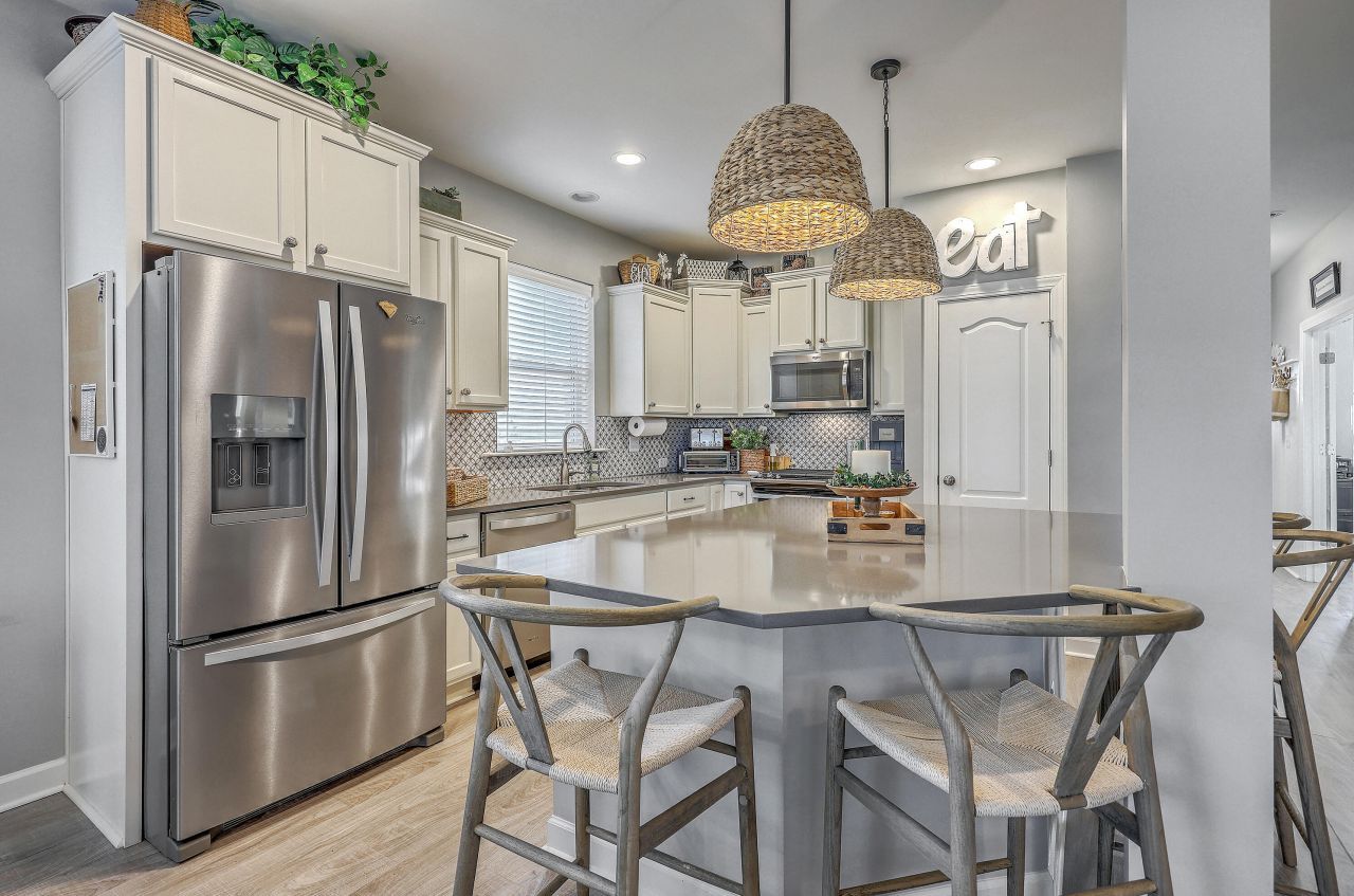 7415 Mercedes Way Photo 14