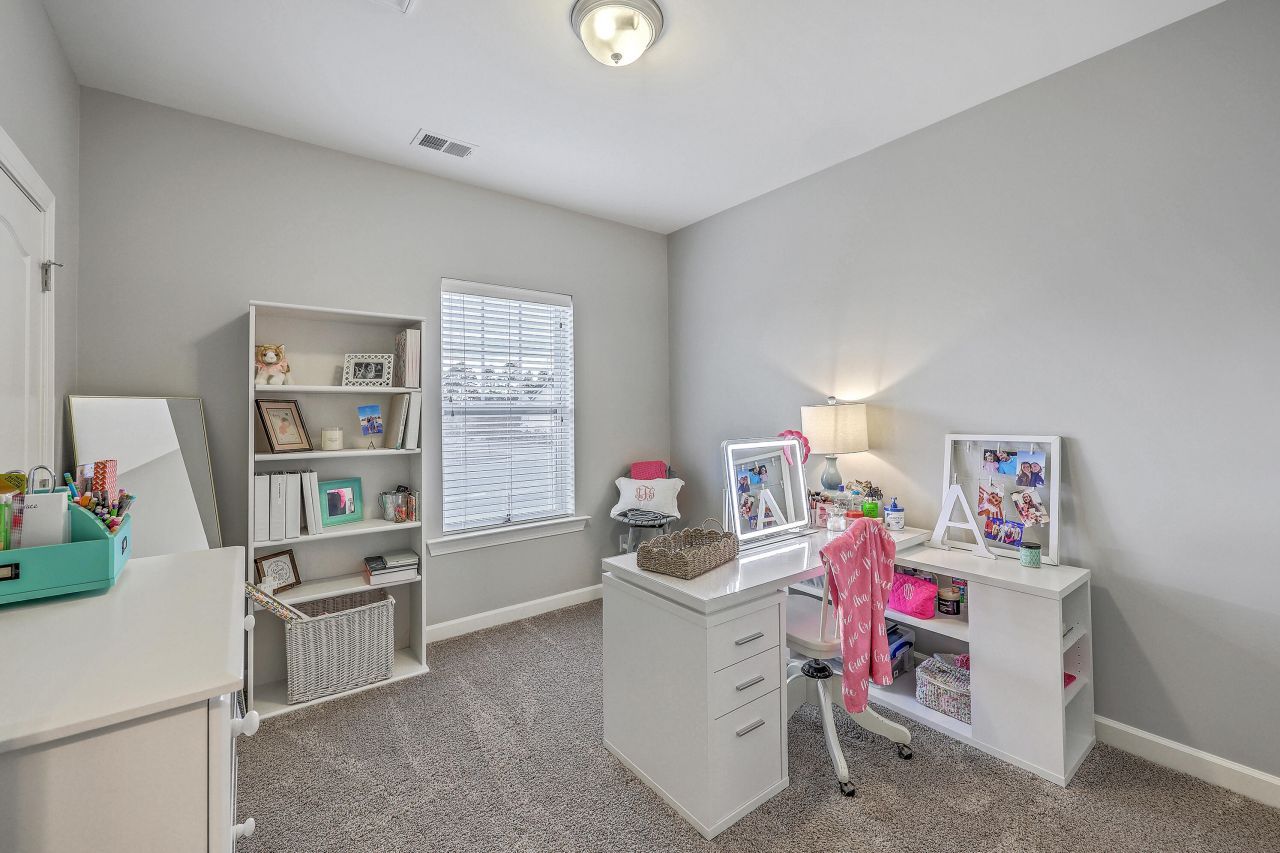 7415 Mercedes Way Photo 32