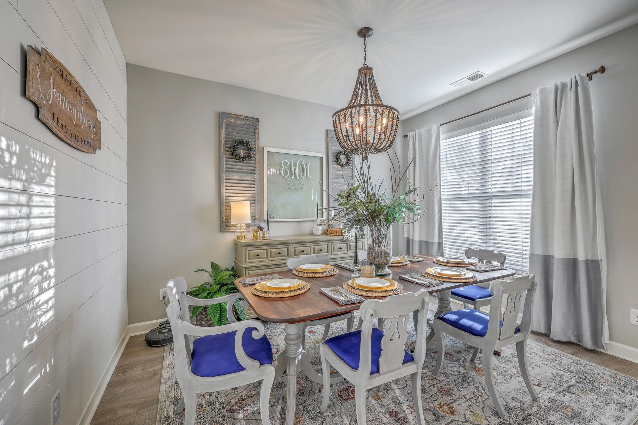 7415 Mercedes Way Photo 5