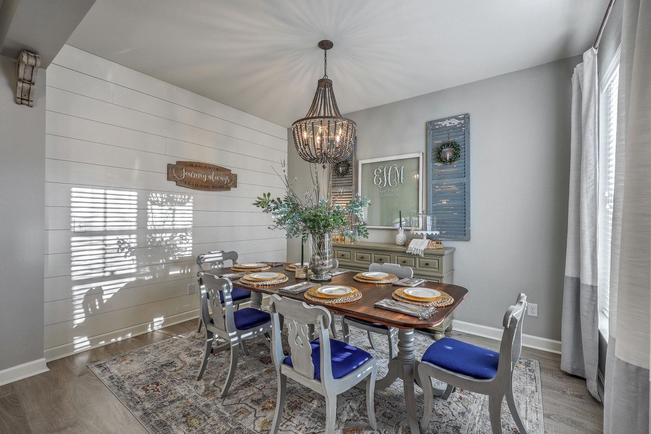 7415 Mercedes Way Photo 6